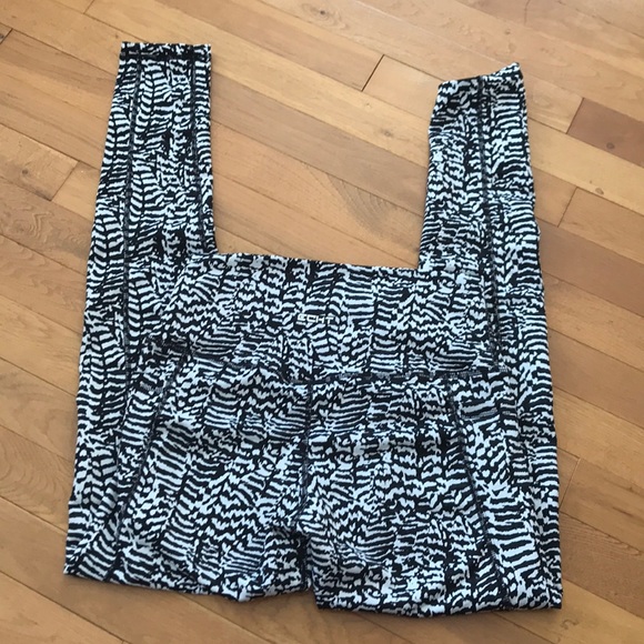 ECHT Apparel Essentia Leggings- Zebra - Picture 3 of 3